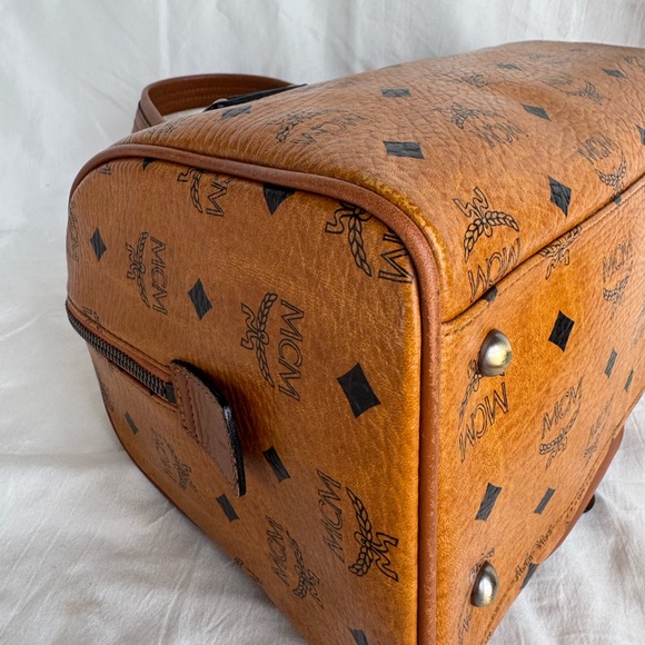 💯Guaranteed Authentic MCM Brown Satchel 🥀FIRM PRICE🥀 - Picture 11 of 15